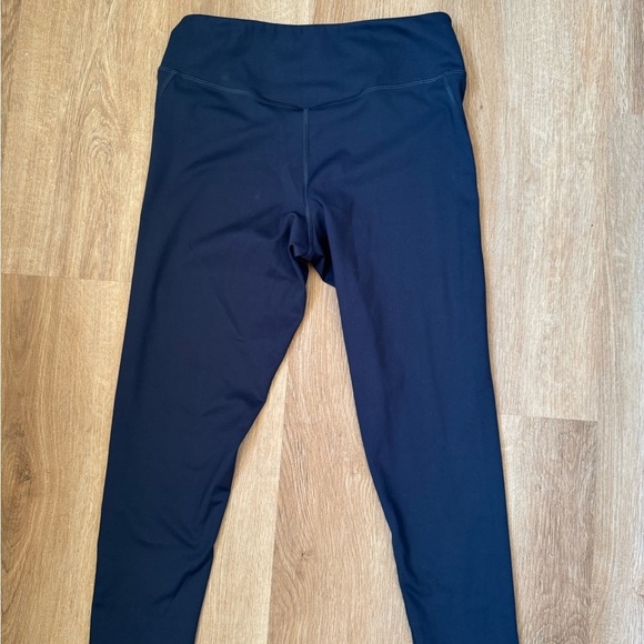 NWOT Girlfriend Collective Cropped Leggings - Picture 2 of 3